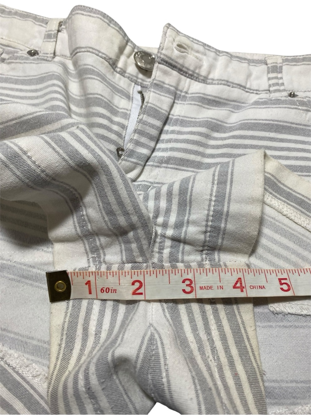 Guess Vintage Y2K Low Rise Women’s Striped Shorts Sz-28 - Picture 4 of 4